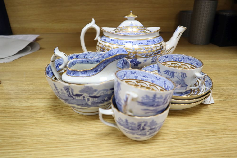 An early 19th century Miles Mason blue and white transfer printed tea set, Temple pattern